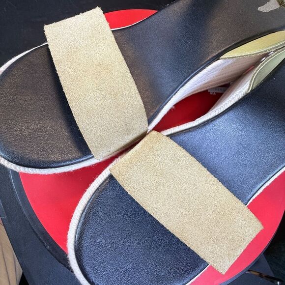 SOREL® | CAMERON™ WEDGE SANDAL | OLIVE/BLK/OFF-WHT | SUEDE | XLNT | - Picture 3 of 16